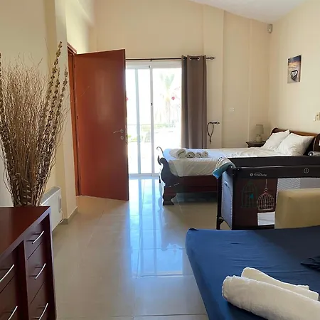 Olivia, * 코럴베이