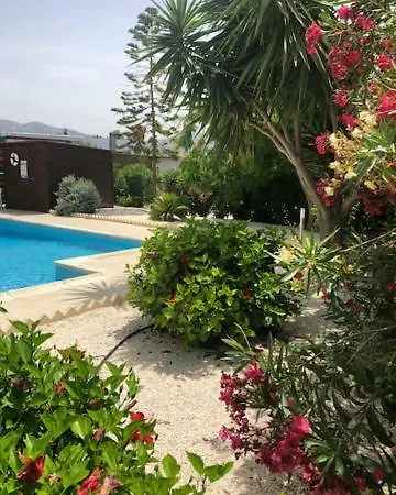 Olivia, Villa