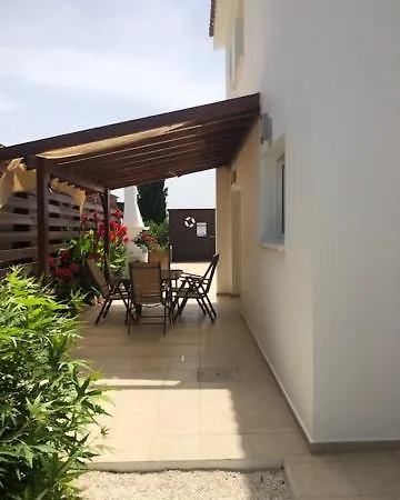 Olivia, Villa Coral Bay