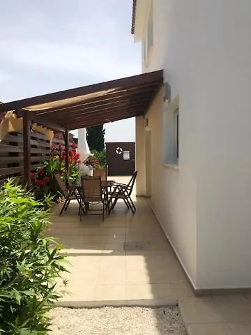 Olivia, Villa Coral Bay