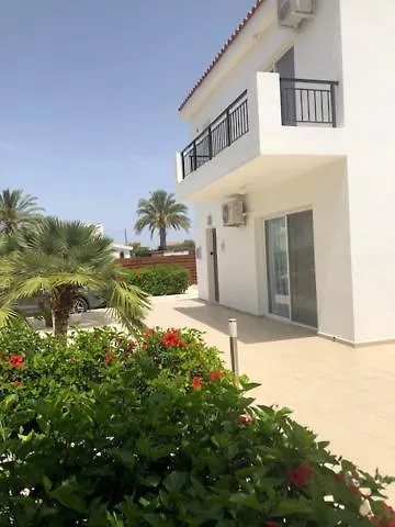 Villa Olivia, Coral Bay